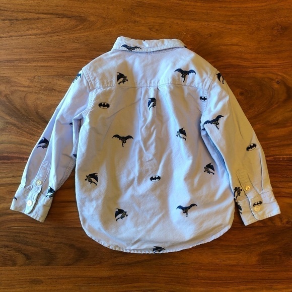 Gap x DC Collaboration Batman Button Down Shirt - Picture 2 of 6